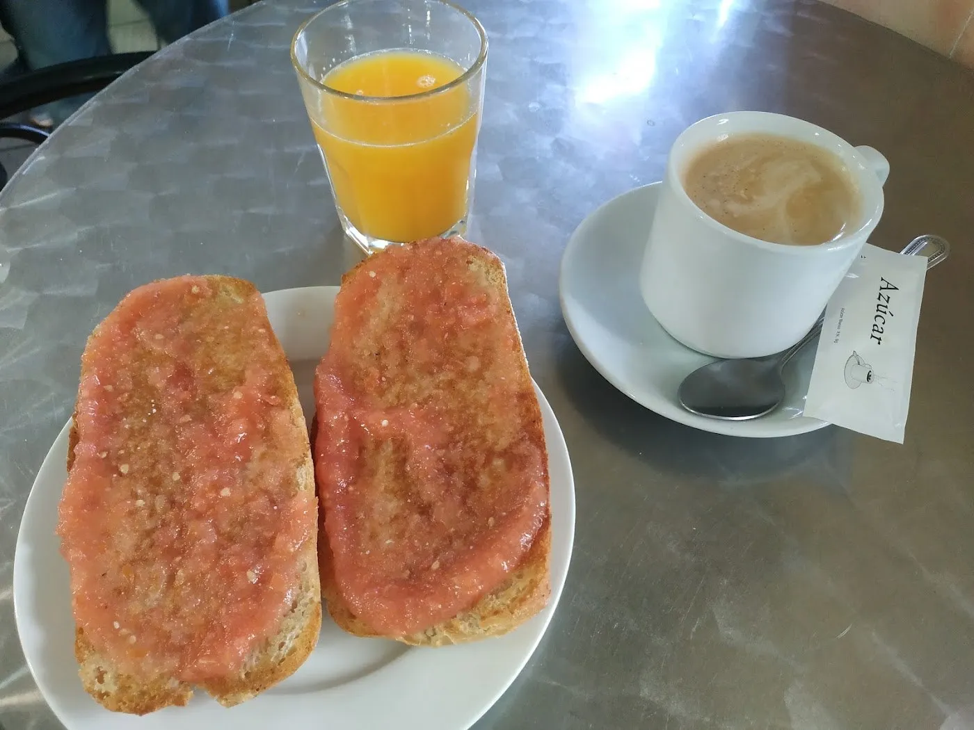 Tostadas con tomate